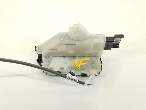 front-right-lock-peugeot-traveller-bus-v_-2016-29122102 main image