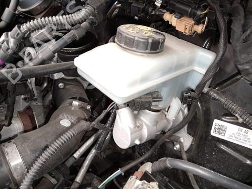 brake-master-cylinder-vw-touran-5t1-2015-38264819 main image