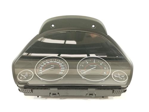 Used Instrument cluster BMW 3 Touring (F31) 320 d (190 hp) 17491084