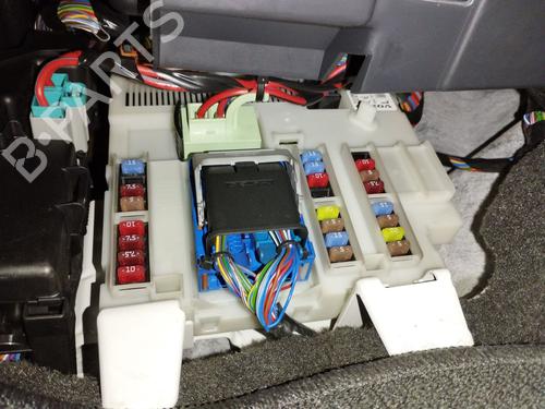 Used Fuse box Fuse box 36695277 36695277