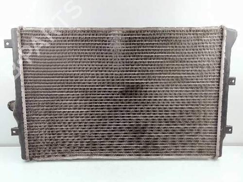 Used Water radiator Water radiator 7456841 7456841