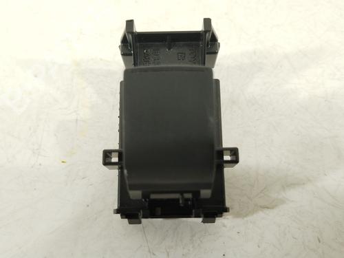 Used Left rear window switch TOYOTA YARIS (_P21_, _PA1_, _PH1_) 1.5 (MXPA11) (125 hp) 32702748
