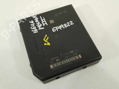 fuse-box-renault-megane-iii-hatchback-bz01_-b3_-2008-33460580 main image