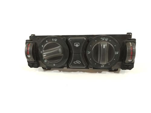 Used Climate control MERCEDES-BENZ E-CLASS (W210) [1995-2003]  1878684