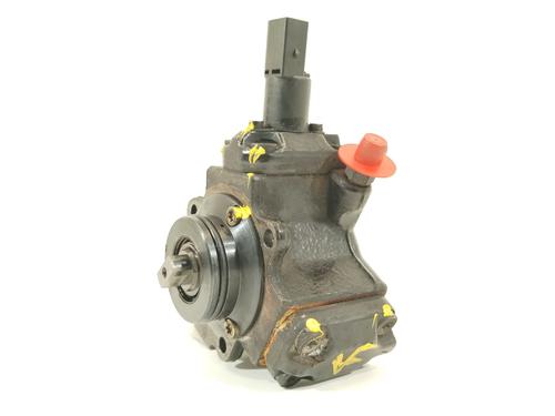 Used Injection pump MERCEDES-BENZ VITO Bus (W638) 108 CDI 2.2 (638.194) (82 hp) 30460936