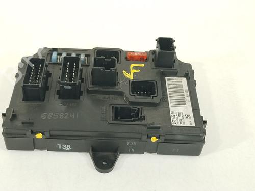 Used Fuse box Fuse box 38411397 38411397