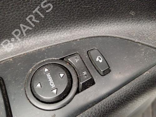 Comando specchietti Comando specchietti KIA STONIC (YB) 1.0 T-GDi (120 hp) 37607261 37607261