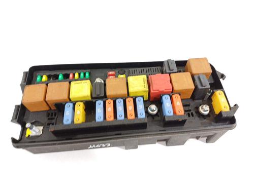 Used Fuse box Fuse box 22196425 22196425