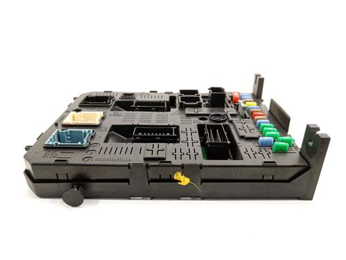 Used Fuse box PEUGEOT 5008 (0U_, 0E_) 1.6 HDi (112 hp) 22132333