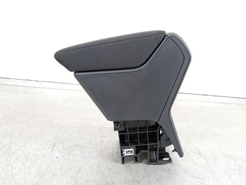 Used Armrest / Center console Armrest / Center console SEAT ARONA (KJ7, KJP) 1.0 TGi (90 hp) 33243772 33243772