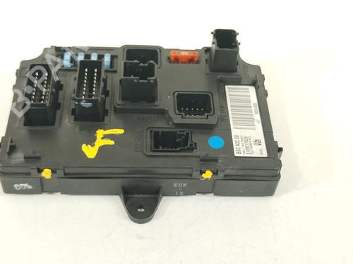 Used Fuse box Fuse box 38411398 38411398