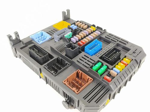 Used Fuse box Fuse box 10553975 10553975