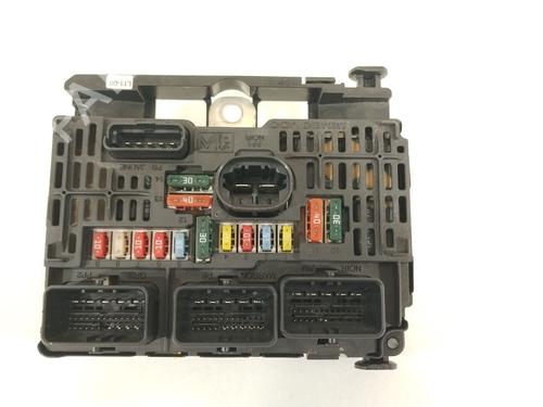 Used Fuse box Fuse box 37173088 37173088
