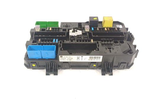 Used Fuse box Fuse box 36412038 36412038