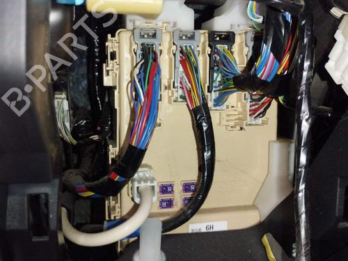 Used Fuse box Fuse box 36230943 36230943