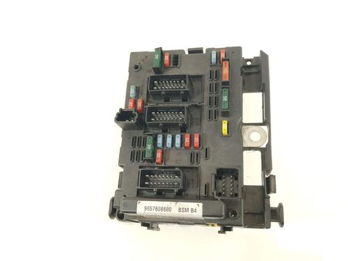 Used Fuse box Fuse box 29828523 29828523