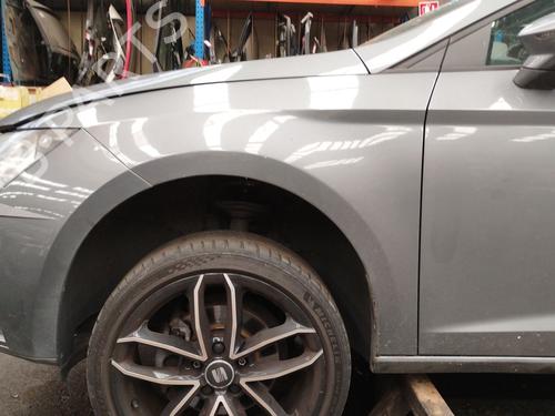 Forskærm venstre SEAT LEON (5F1) 1.6 TDI (115 hp) 31307935