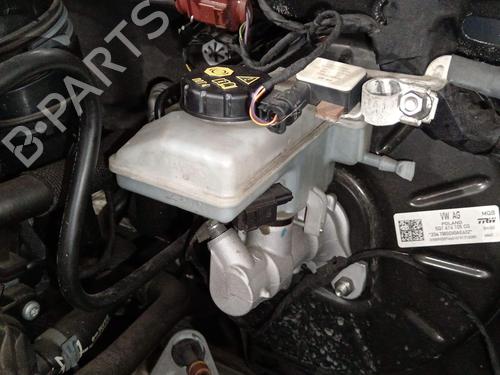 Used Brake master cylinder Brake master cylinder 38711010 38711010