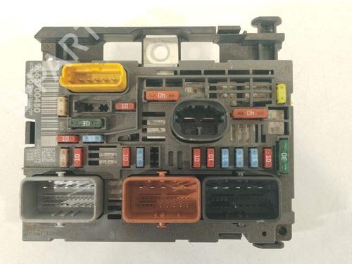 Used Fuse box Fuse box 39379907 39379907