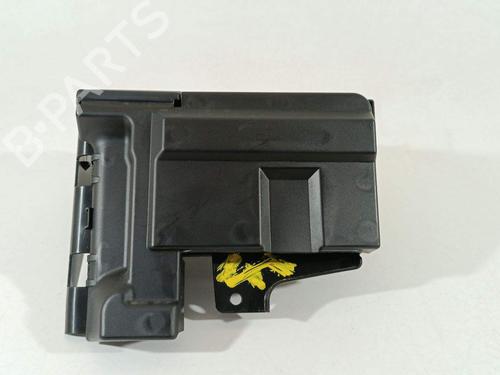 Used Fuse box Fuse box 35771130 35771130