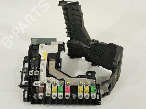 Used Fuse box Fuse box 33293017 33293017
