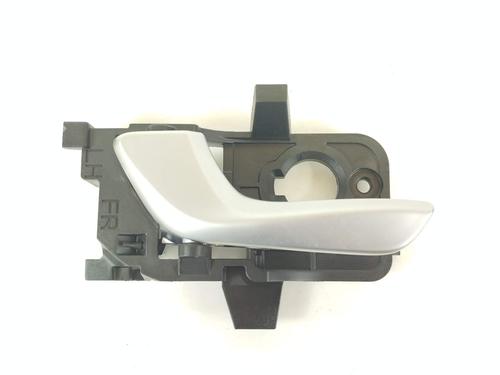 Used Front left interior door handle Front left interior door handle 11885674 11885674