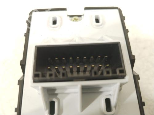 Left front window switch KIA STONIC (YB) 1.2 CVVT | BP31315385I27  - Image 5