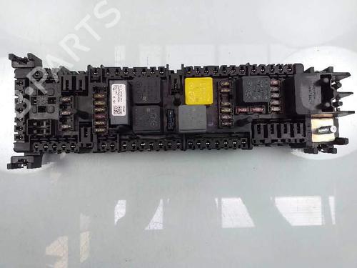Used Fuse box Fuse box 5802559 5802559