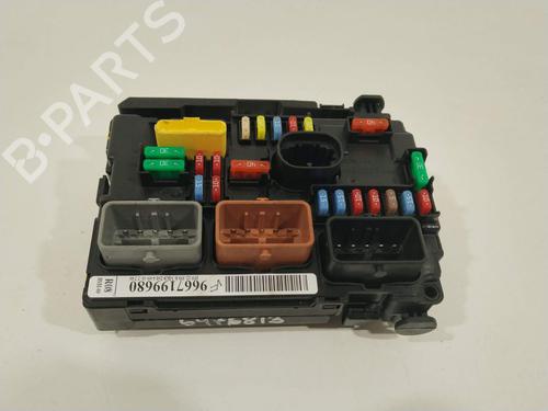 Used Fuse box Fuse box 28189697 28189697