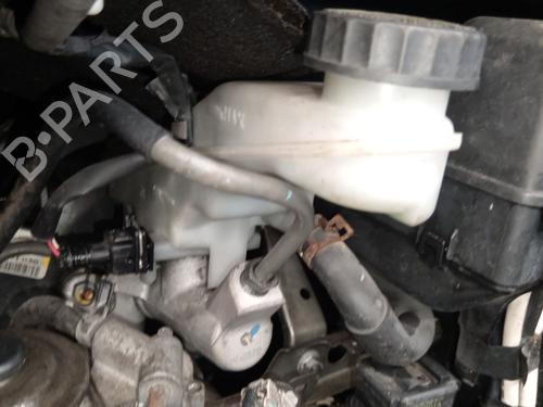 Used Brake master cylinder TOYOTA COROLLA Verso (ZER_, ZZE12_, R1_) 2.2 D-4D (AUR10_, AUR10R) (136 hp) 28075854