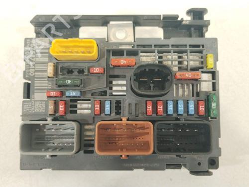 Used Fuse box Fuse box 39430474 39430474