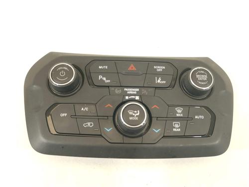 climate-control-jeep-renegade-suv-bu-b1-bv-2014-30642397 main image