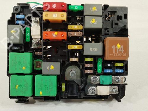 Used Fuse box Fuse box 33337586 33337586
