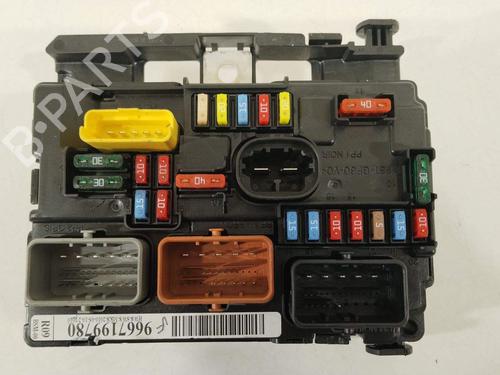fuse-box-citroen-c3-ii-sc_-2009-33023617 main image