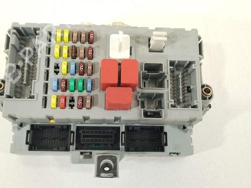 Used Fuse box Fuse box 38533926 38533926