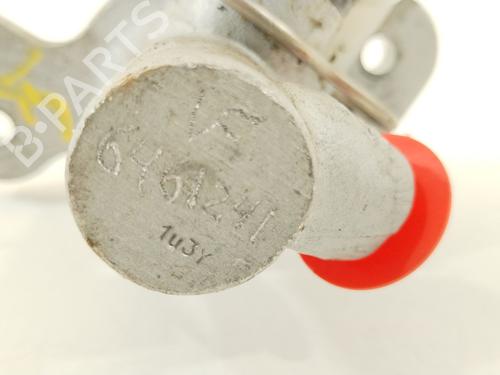 Brake master cylinder BMW 5 Touring (F11) 525 d xDrive | BP28057781M77 
