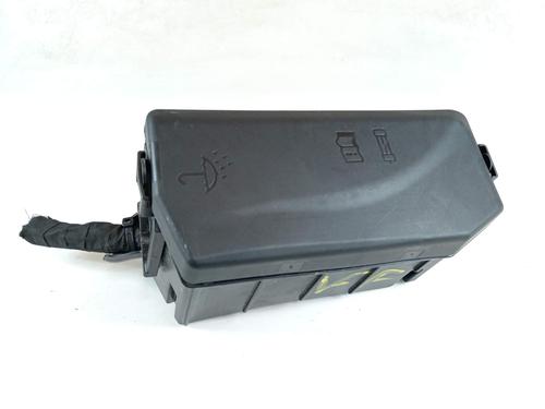 Used Fuse box Fuse box 18239647 18239647