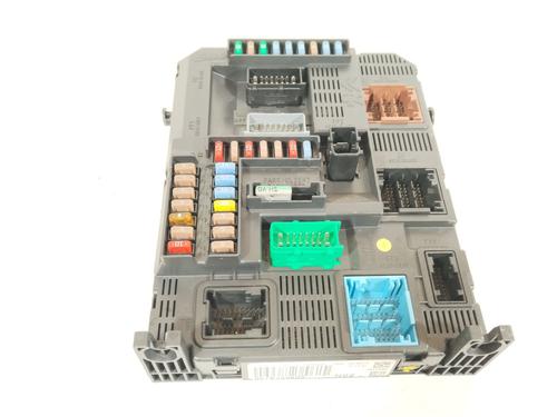 Używane Skrzynka bezpieczników PEUGEOT 208 I (CA_, CC_) 1.4 HDi (68 hp) 30315301