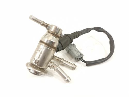 Used Injector DACIA SANDERO II 1.5 Blue dCi 95 (B8JL) (95 hp) 18106823