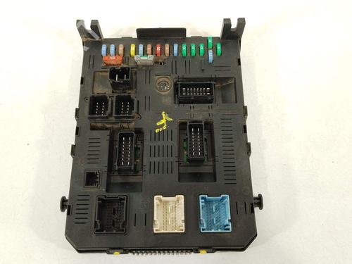 Used Fuse box Fuse box 38175223 38175223