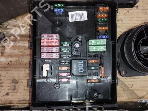 Used Fuse box Fuse box 38346831 38346831