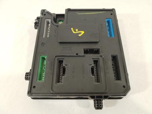 Used Fuse box RENAULT MEGANE III Hatchback (BZ0/1_, B3_) 1.9 dCi (BZ0N, BZ0J) (131 hp) 32388354