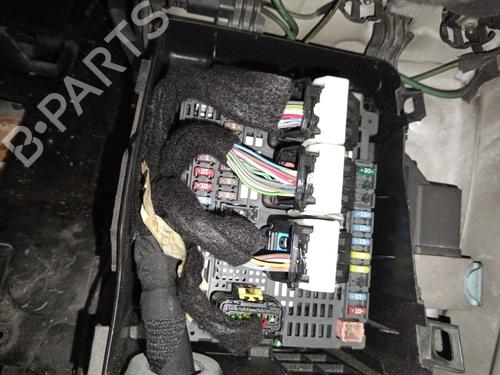 Used Fuse box Fuse box 36235503 36235503