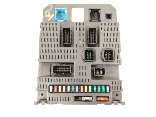 Used Fuse box Fuse box 31628748 31628748