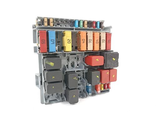 Used Fuse box Fuse box 17808267 17808267