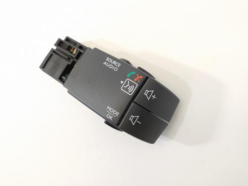 Kombi Kontakt / Stilkkontakt DACIA SANDERO II 1.5 Blue dCi 95 (B8JL) (95 hp) 9528885