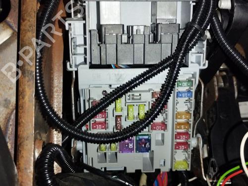Used Fuse box Fuse box 36989629 36989629