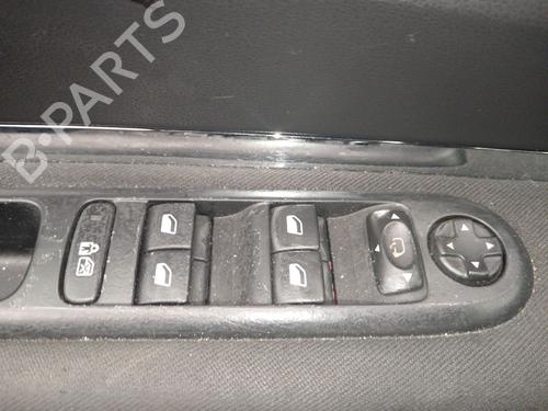 Used Left front window switch Left front window switch PEUGEOT 5008 (0U_, 0E_) 2.0 HDi 150 / BlueHDi 150 (150 hp) 35966346 35966346