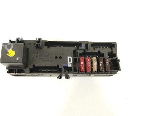 Used Fuse box Fuse box 37407989 37407989