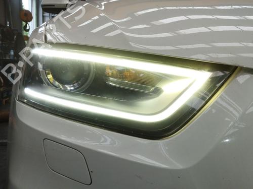 Used Right headlight AUDI Q3 (8UB, 8UG) 2.0 TDI (177 hp) 29270630